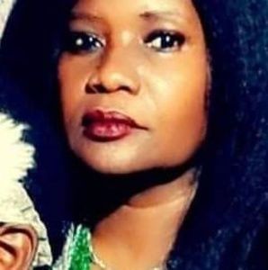 Meet your Posher, Muna